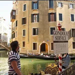 ca-la-riva.hotelinveneto.com/